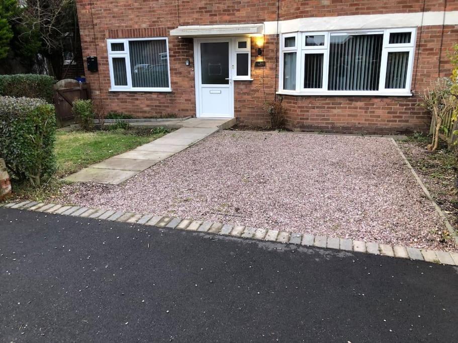 Entire 2 Bed Modern Apartment Nantwich Exterior foto